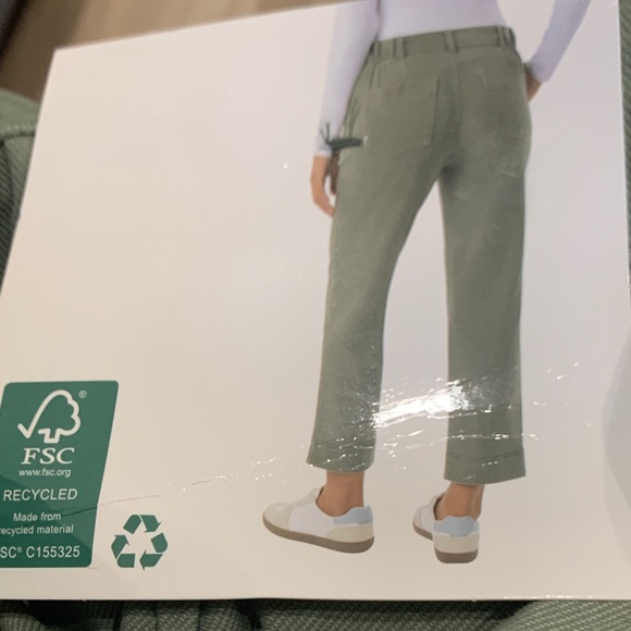 32 Degrees Cool Olive Ankle Pants - Picture 2 of 8